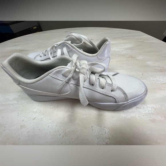 Nike Court Royale? White Sneakers - Picture 11 of 12